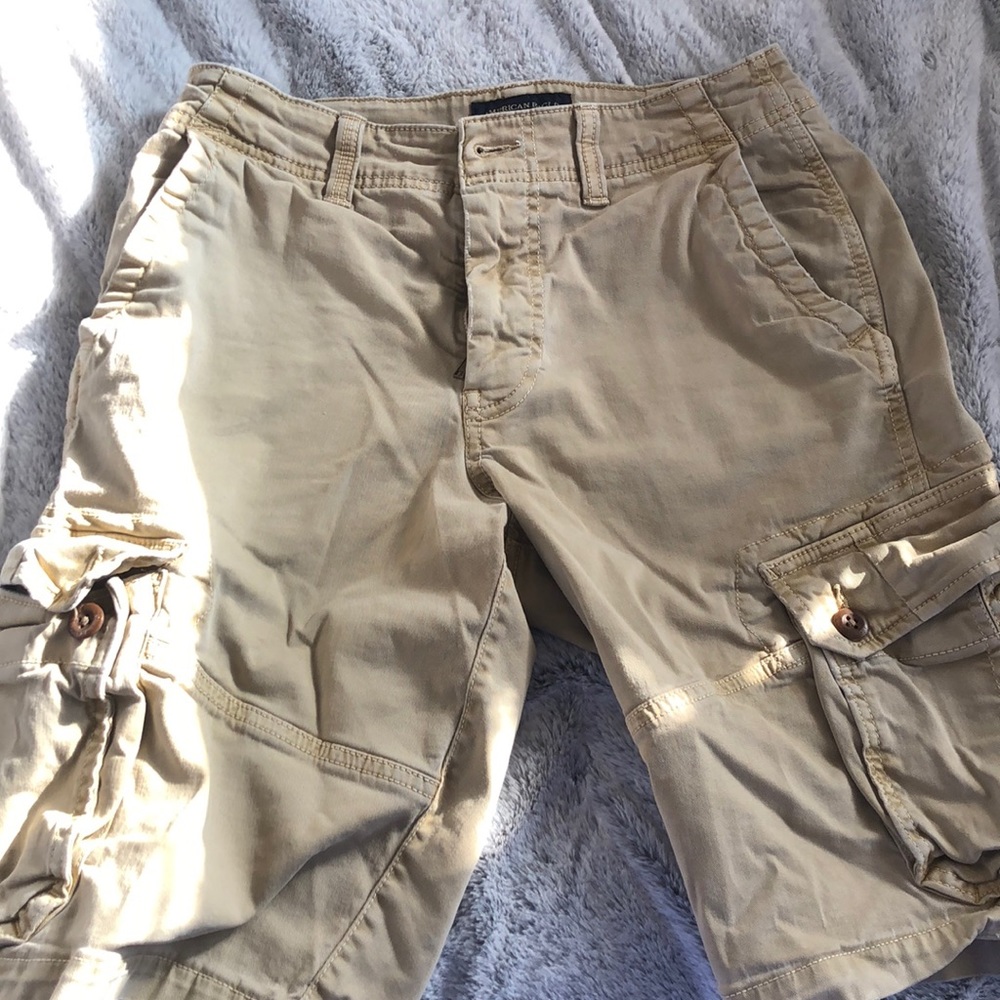 Tan American Eagle men’s cargo shorts